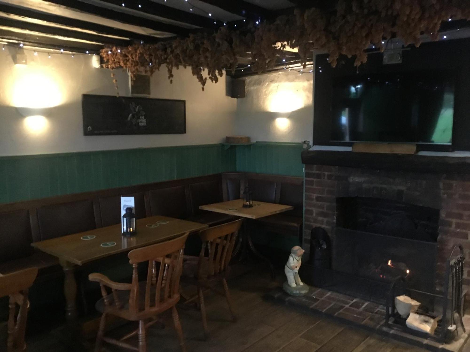 The Flying Horse Inn Boughton Aulph Ngoại thất bức ảnh